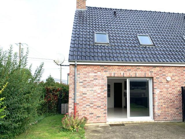 EXCLUSIVITE ! Maison semi individuelle de 2011 bâtie sur une